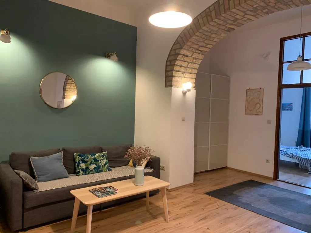 Image of French Touch Apartment with Free Parking