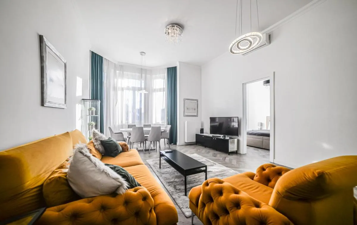 Image of Global Living – Luxury Downtown Dreams on József