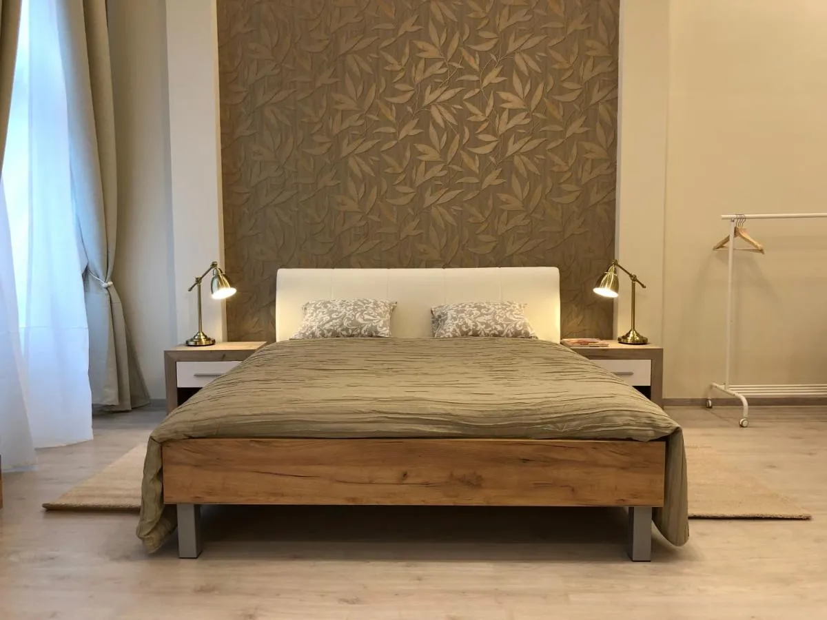 Image 5 of Goldcentral Apartment