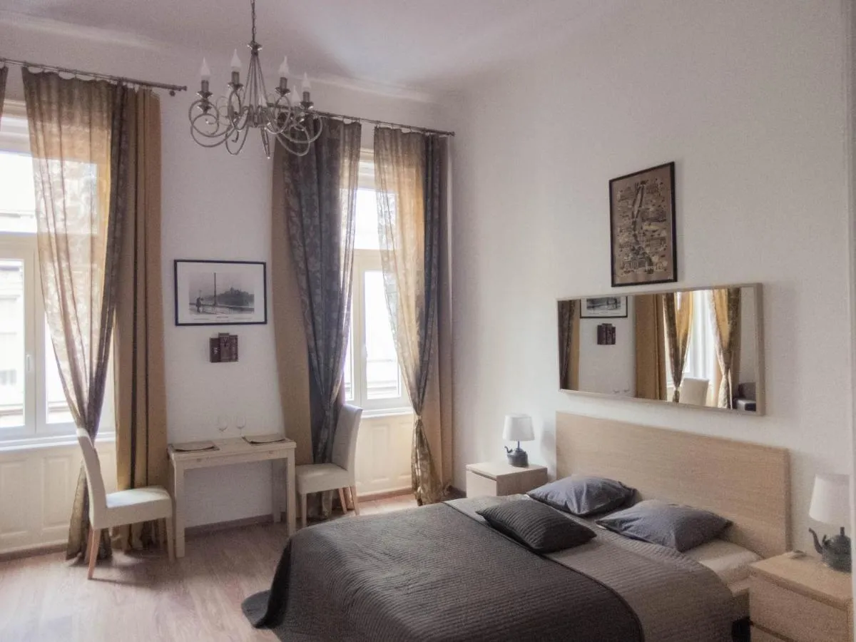 Image 4 of Goldcentral Apartment