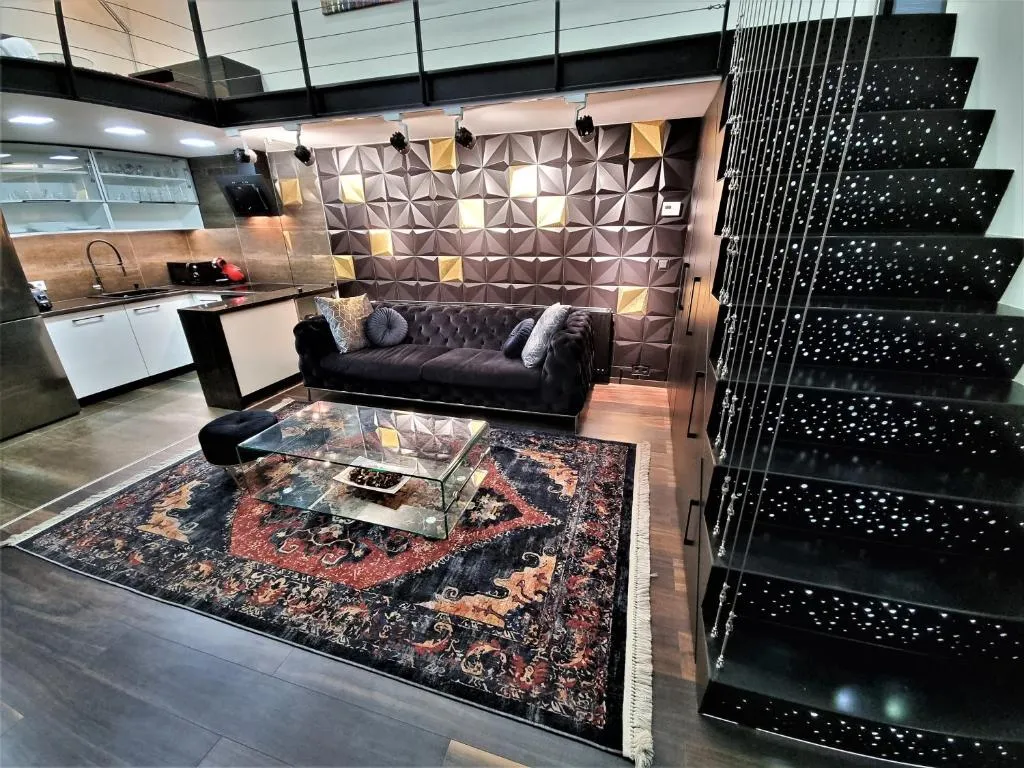 Image of Goldcentral Apartment Art B6
