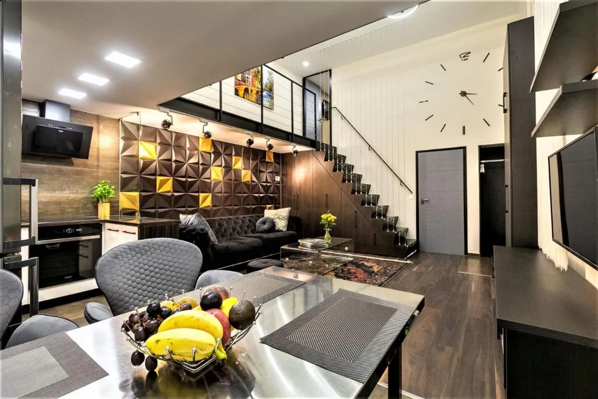 Image 5 of Goldcentral Apartment Art B6