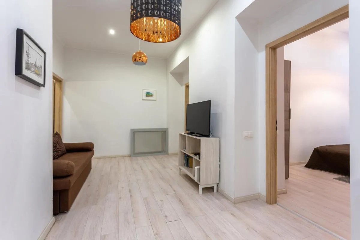 Image 4 of Goldcentral Apartment Dob