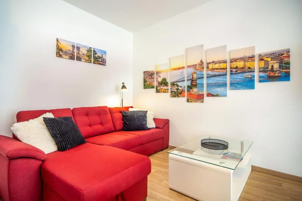 Image of Grace Pine Apartment 1