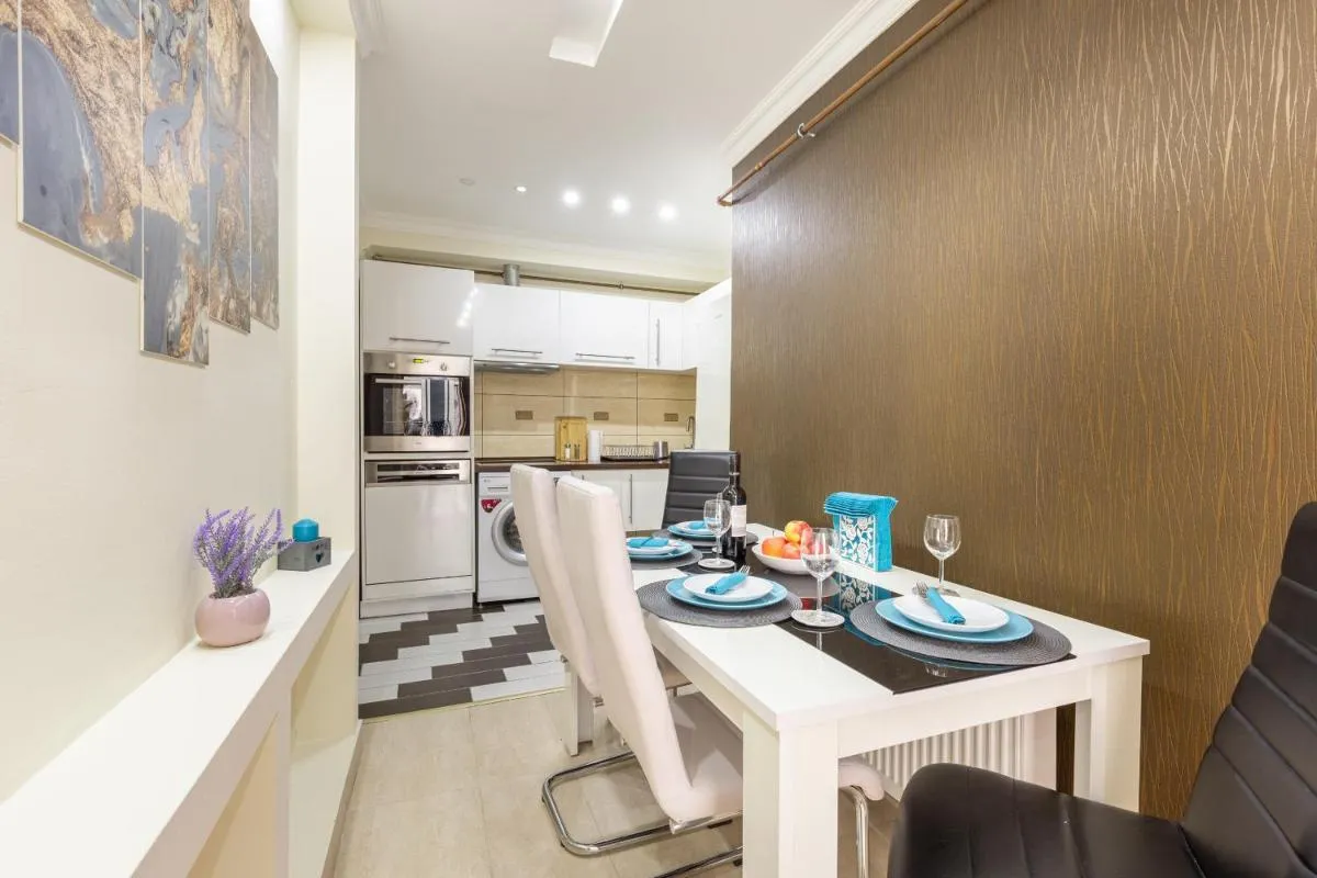 Image 2 of H29 Vivien Apartman