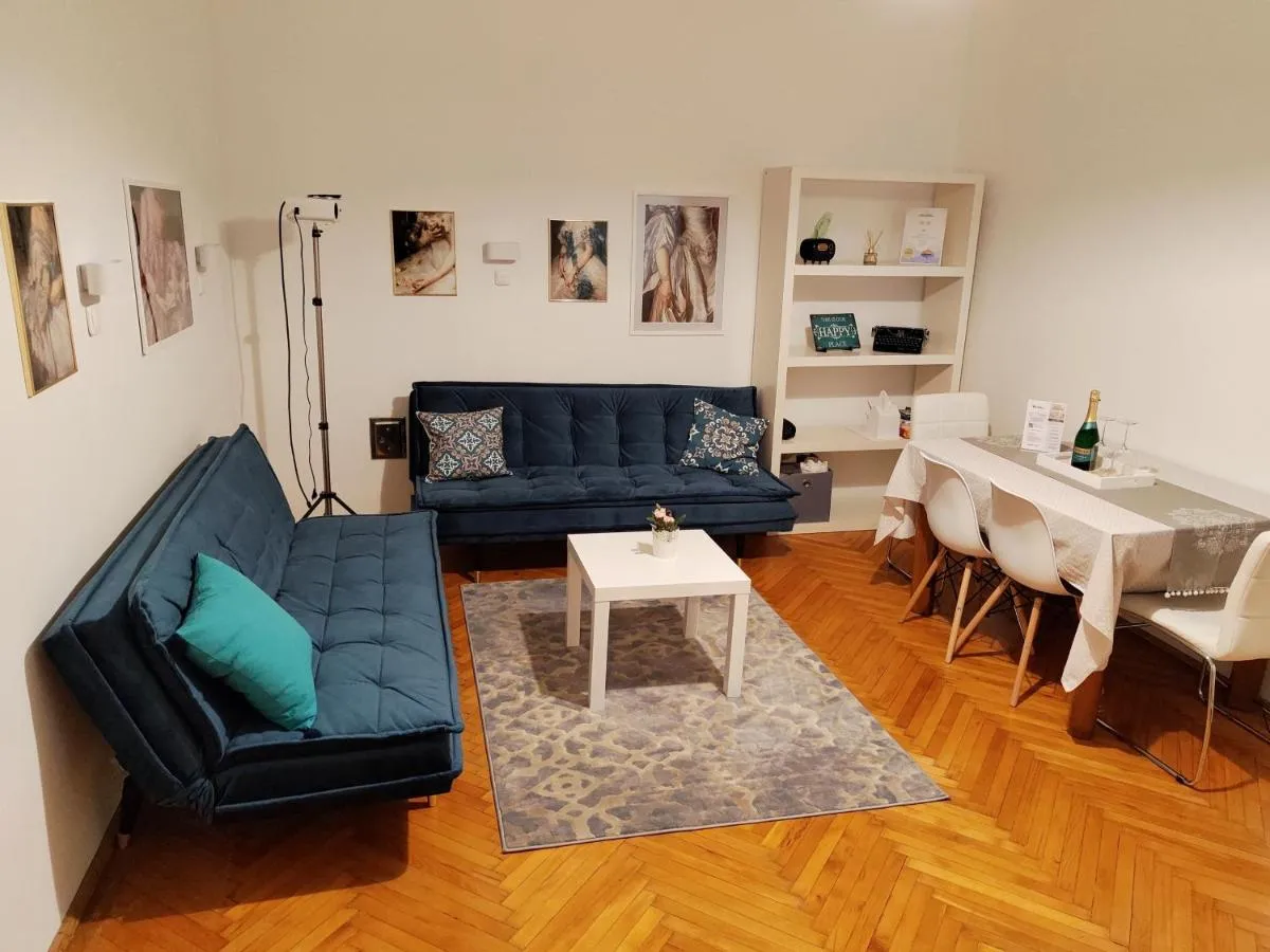 Image 2 of Hi!5 spacious apartment Budapest Palotanegyed