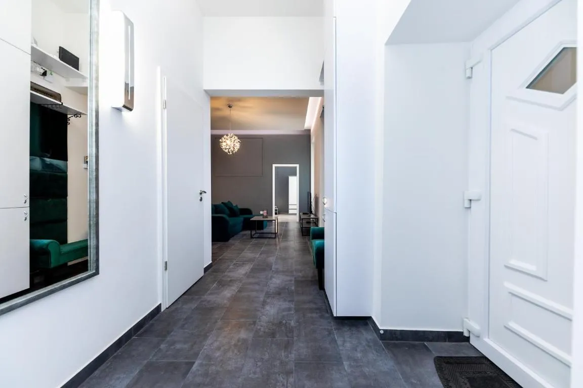Image of High end 2 bedroom apartment in downtown