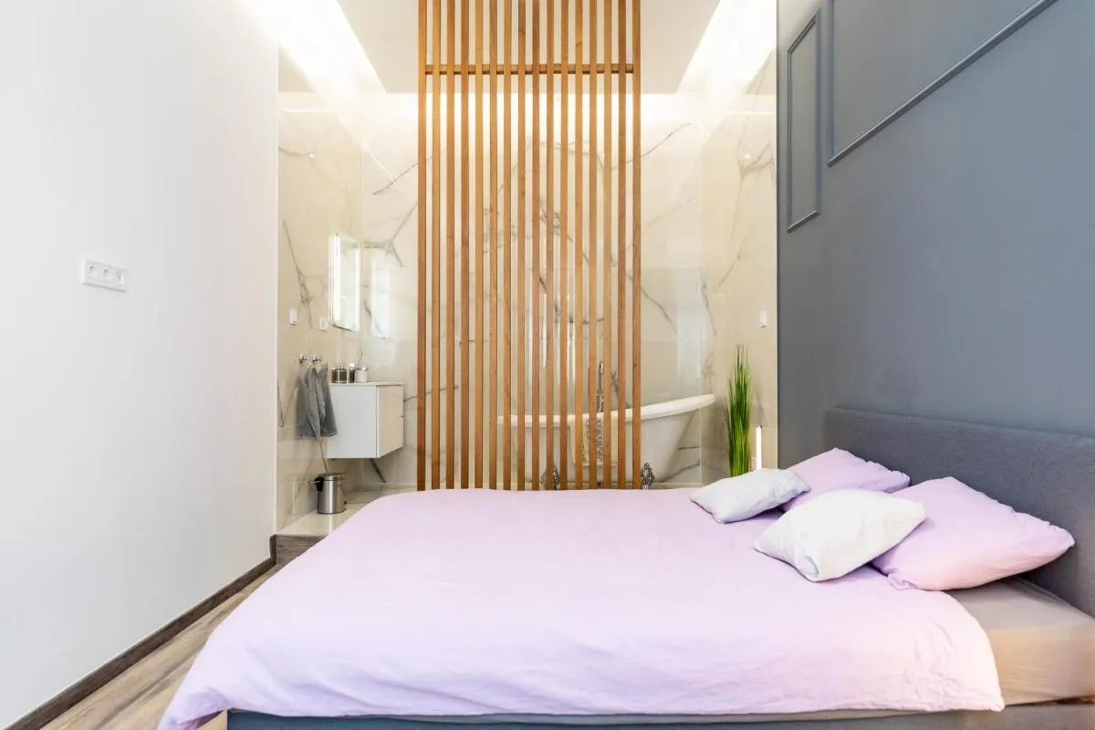 Image 1 of High end 2 bedroom apartment in downtown