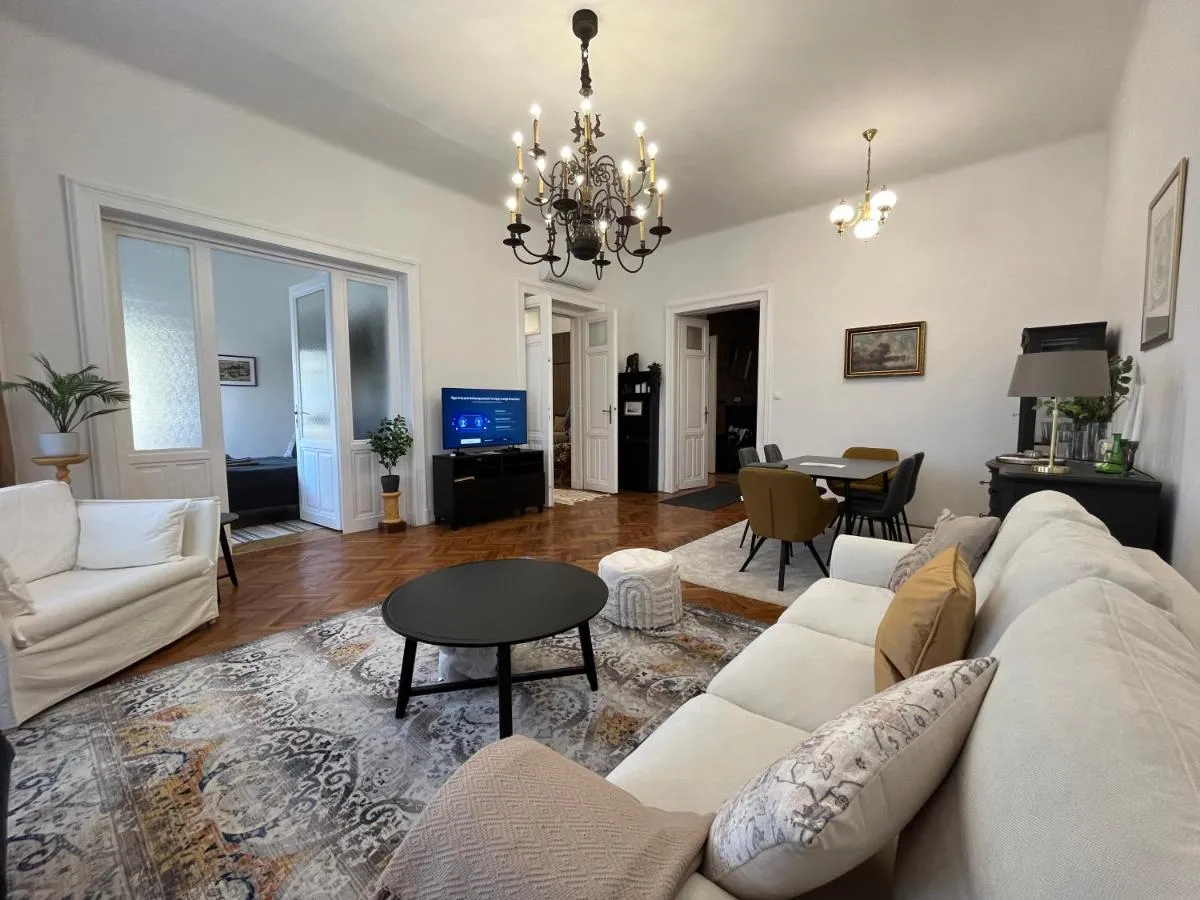Image 3 of Hillside Luxury Residence Budapest with free garage