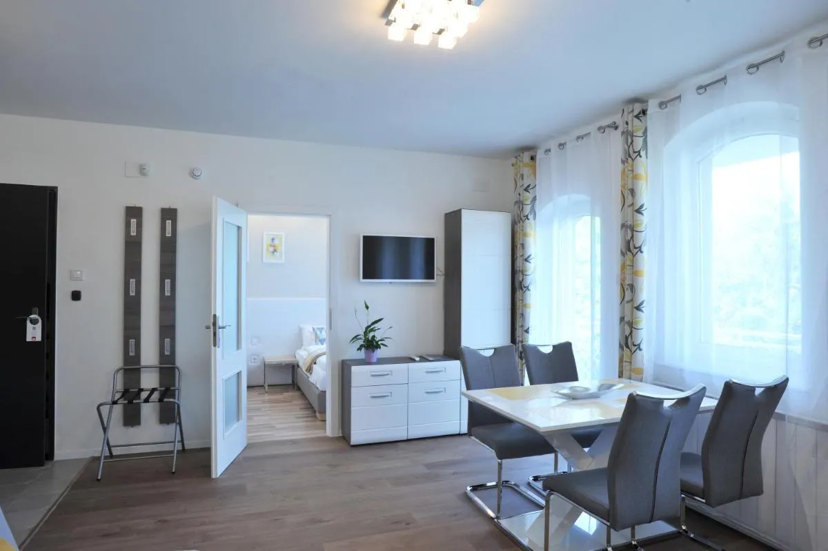 Image 4 of Hillside Premium Apartments