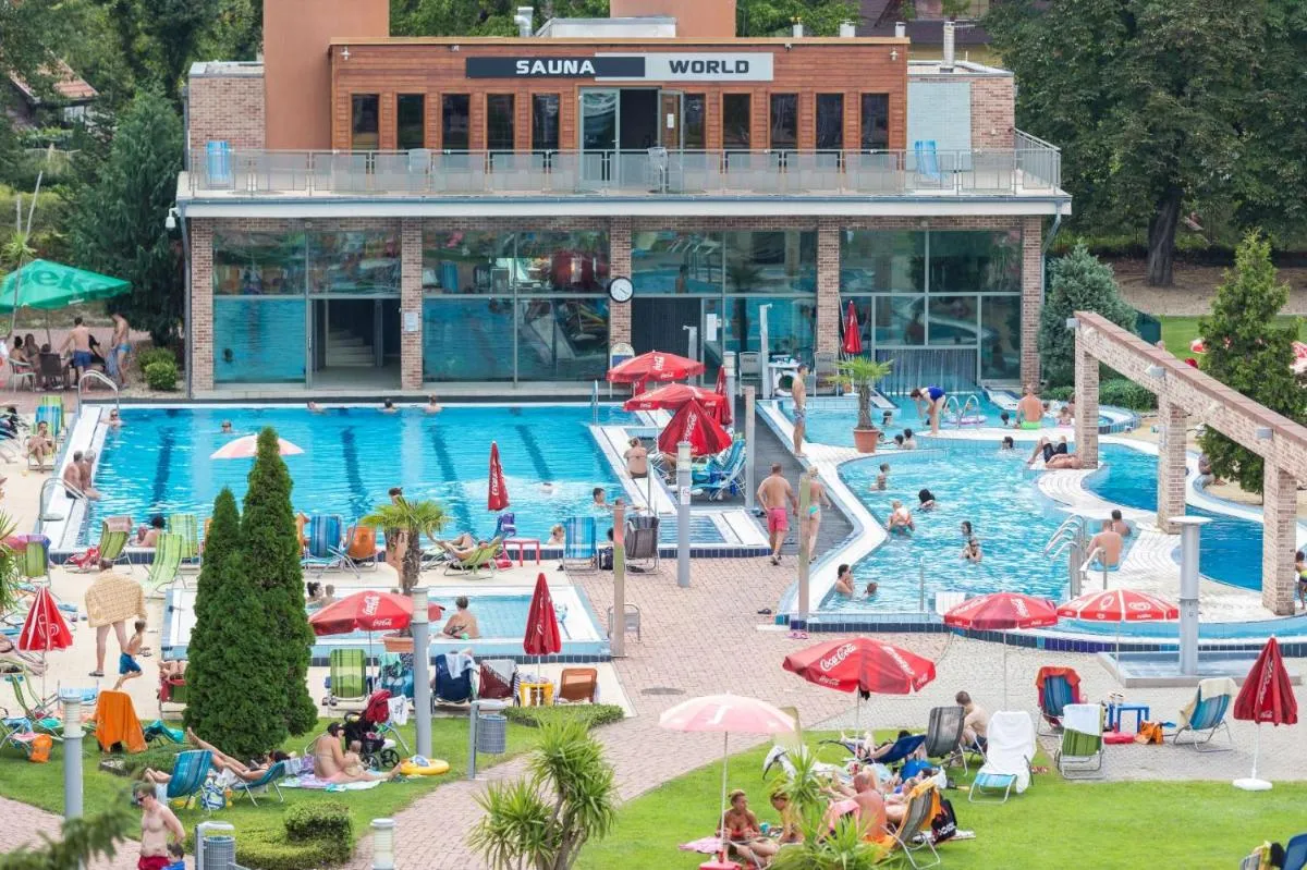 Image 3 of Holiday Beach Budapest Wellness Hotel with Sauna Park