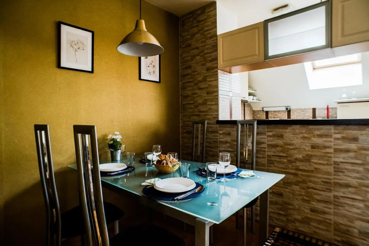 Image 2 of Hollo Apartment – PRIVATE GARAGE – A/C
