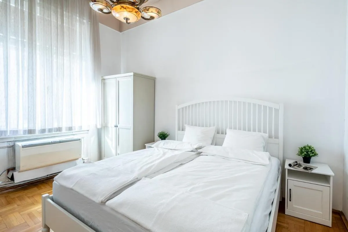 Image 1 of Huge Apartment in the city center