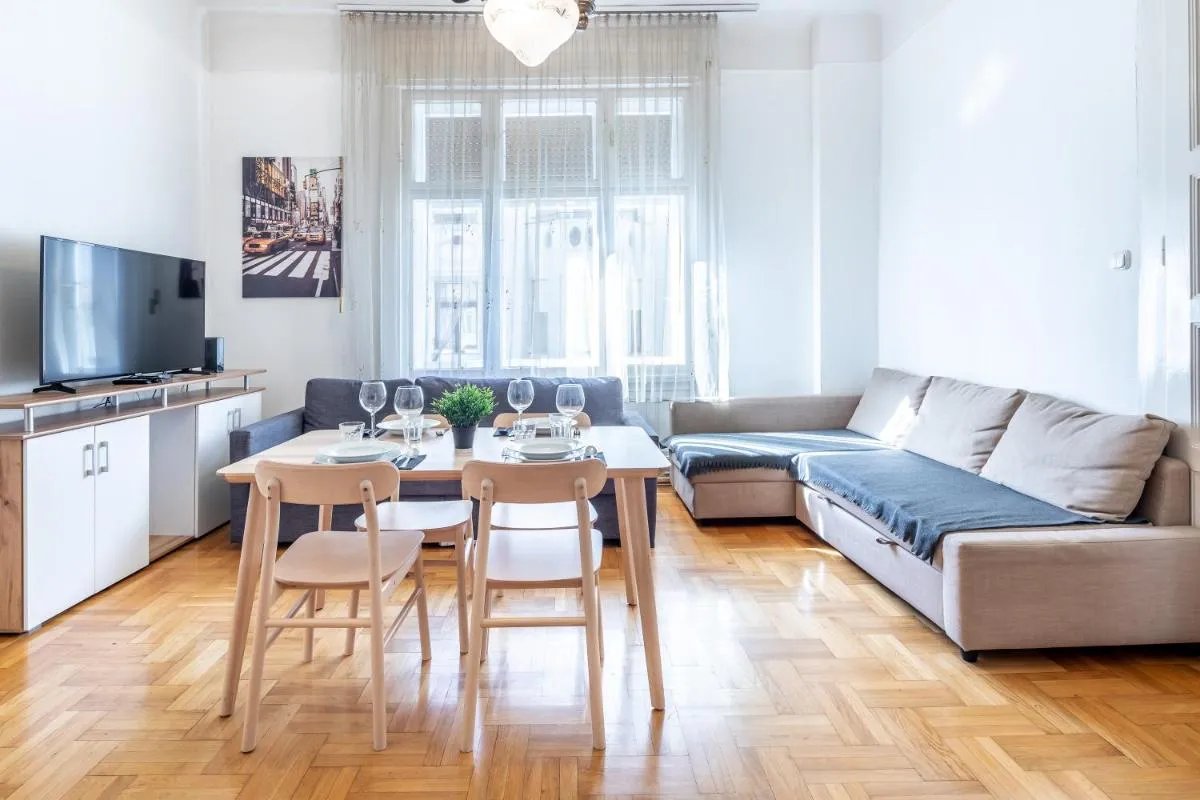 Image 4 of Huge Apartment in the city center