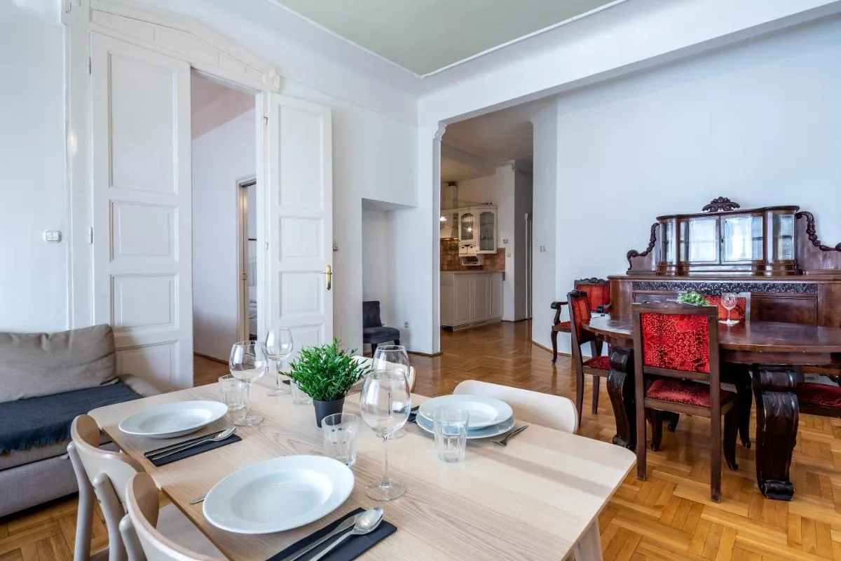Image 5 of Huge Apartment in the city center