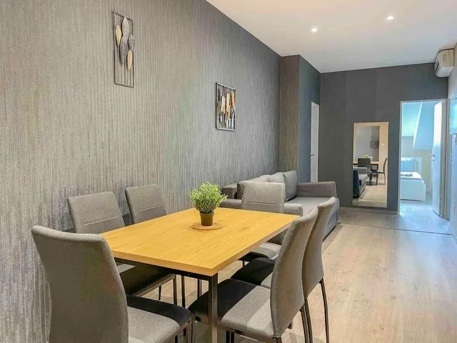 Image of I77 Spacious Modern 3bedroom