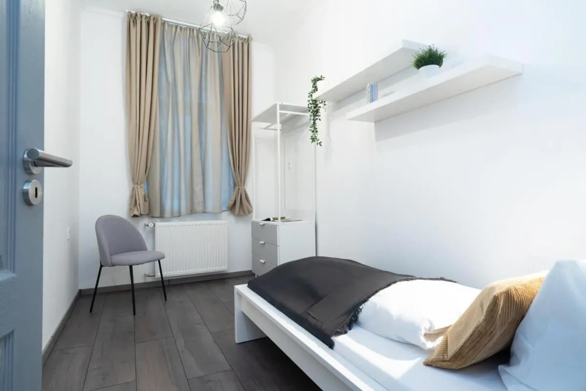 Image 1 of Ideal new apartment in the center