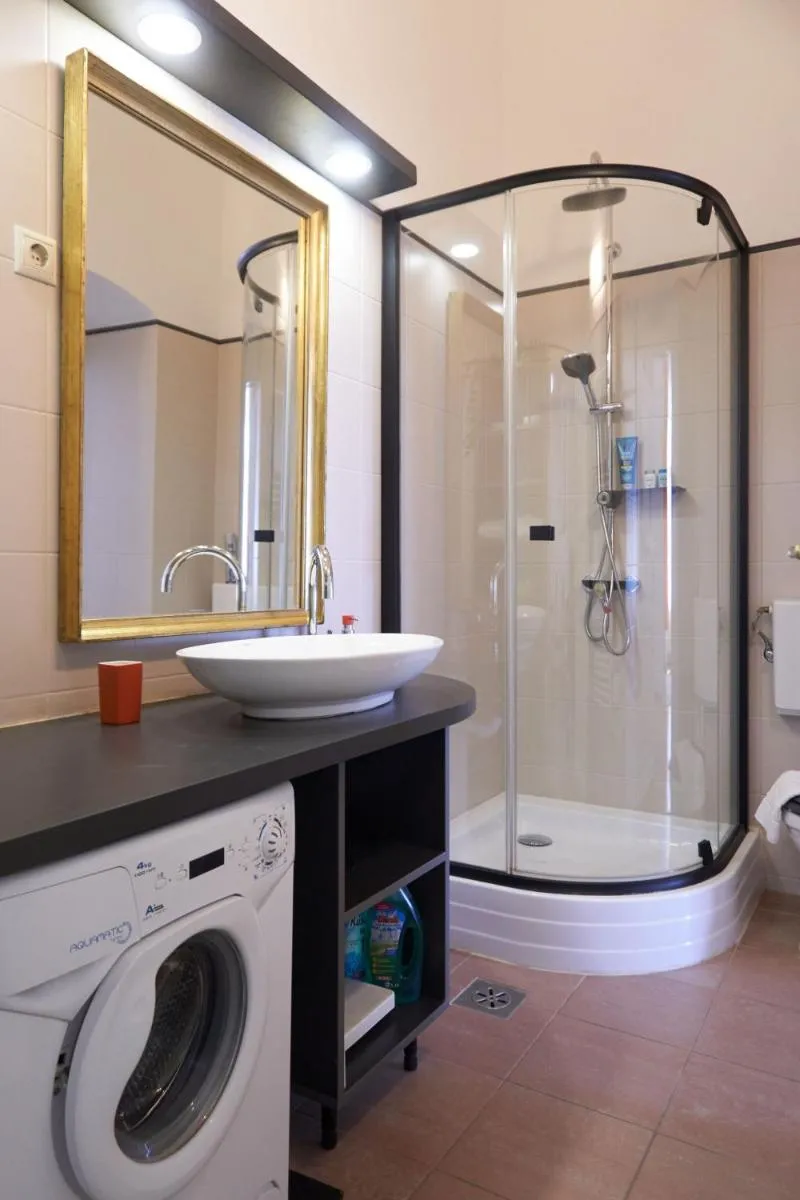 Image 3 of Ili apartment
