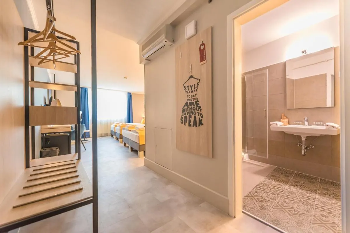 Image 1 of Impulso Fashion Hotel