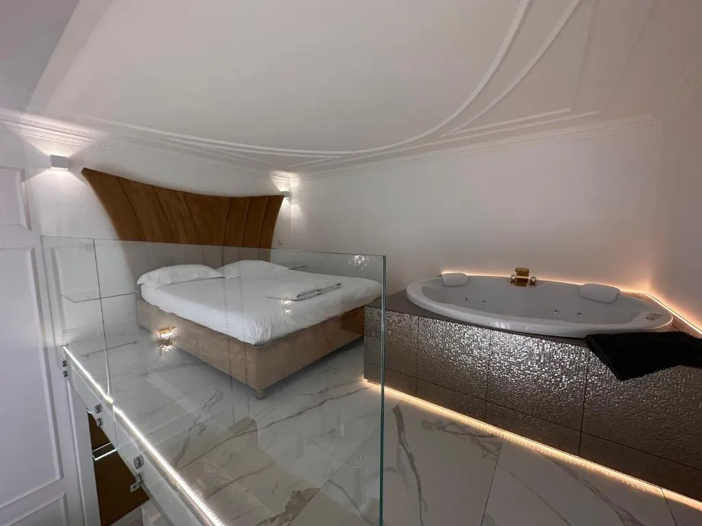 Image of JACUZZI SINAGOGA view