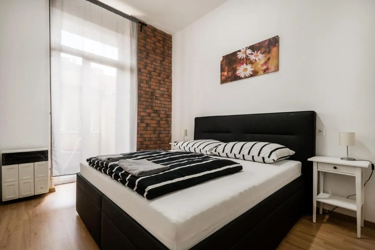 Image 6 of Jacuzzi and privacy in English style in the heart of the city