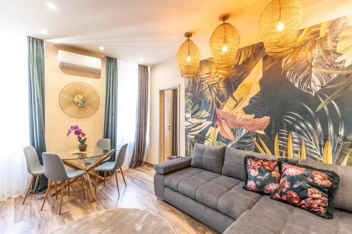 Image of Jungle Apartment with 2 Bathrooms