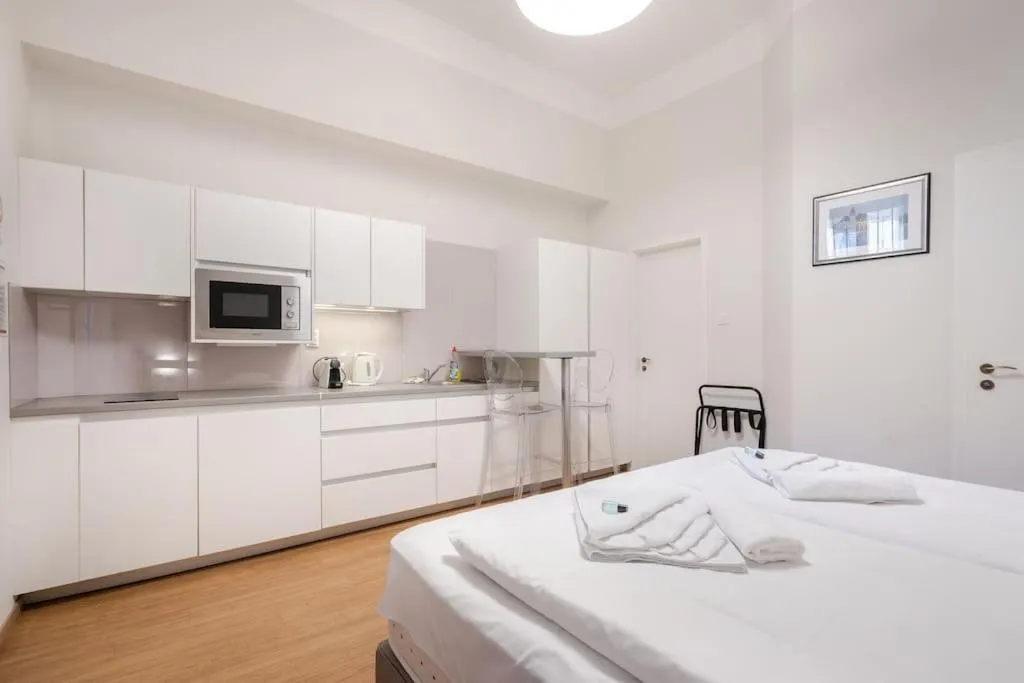 Image 3 of Klauzál Garden City Apartments- Studio K31