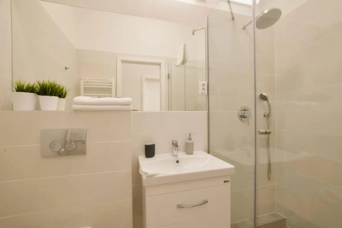 Image 6 of Klauzál Garden City Apartments-studio K22