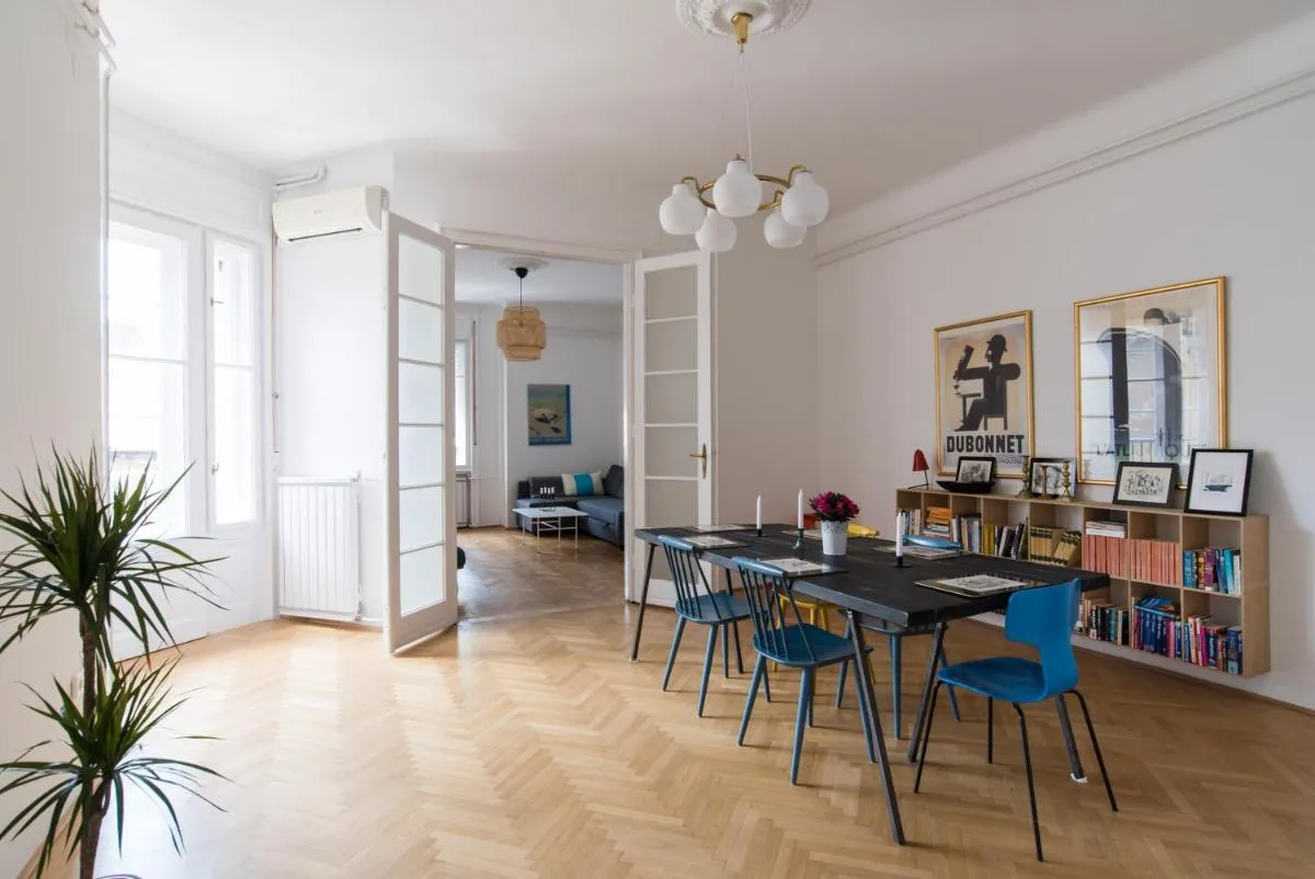 Image 2 of Klauzal apartment w/3 bedrooms, french balcony