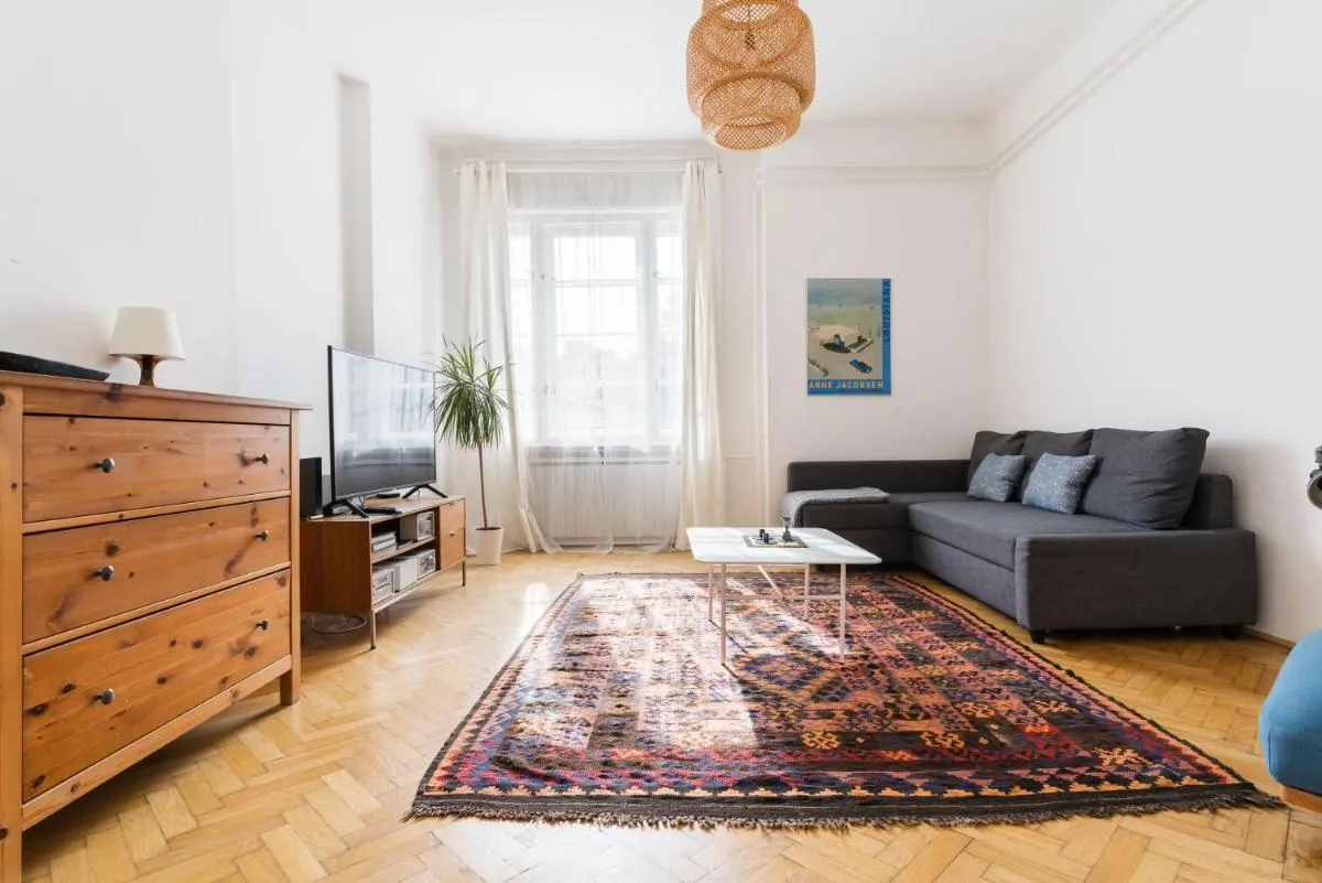 Image 6 of Klauzal apartment w/3 bedrooms, french balcony