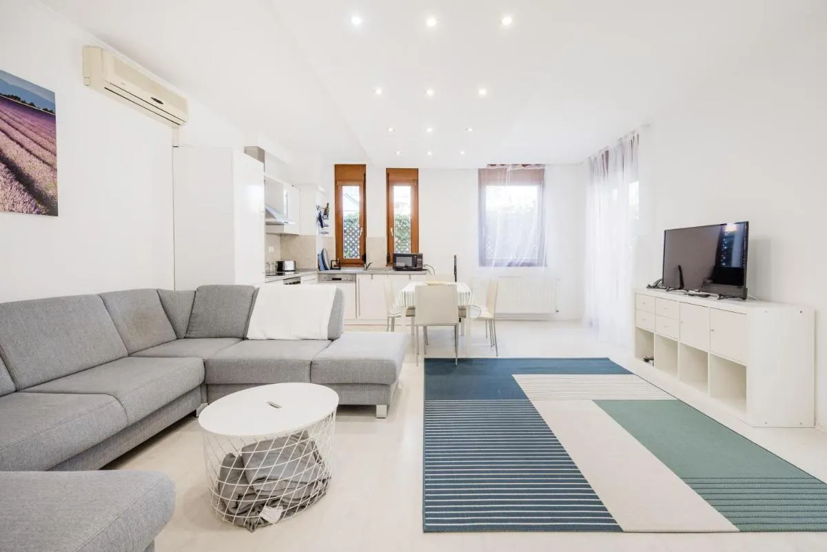 Image 5 of Kleo Apartment