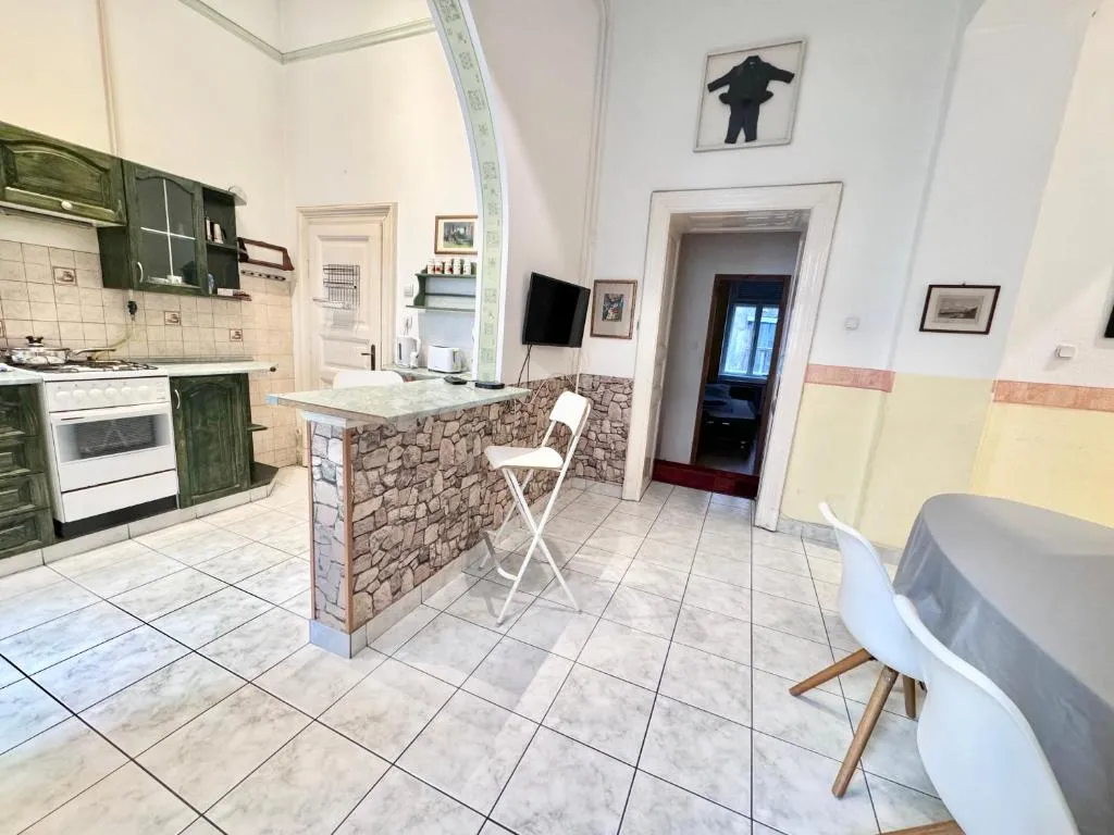 Image of L2 Apartment