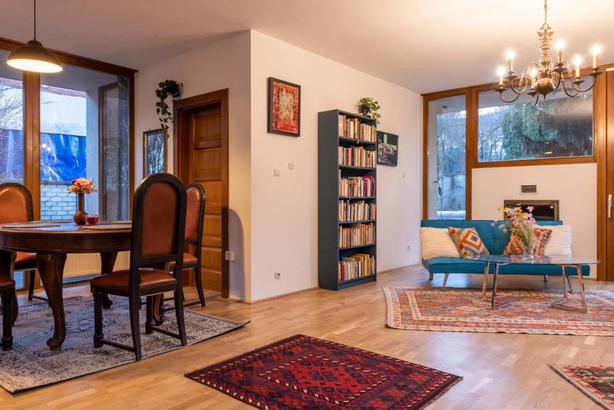 Image 2 of Laid Back Villa