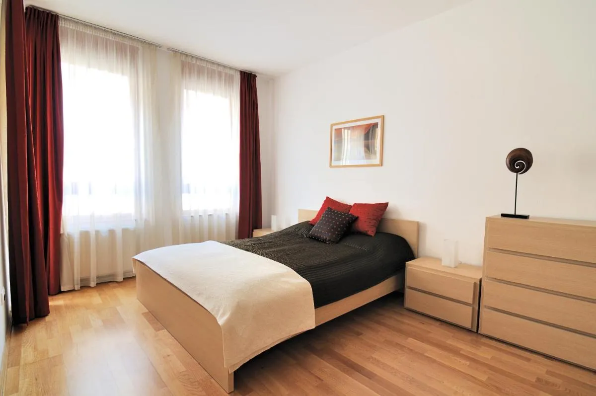 Image 4 of Leda Apartments