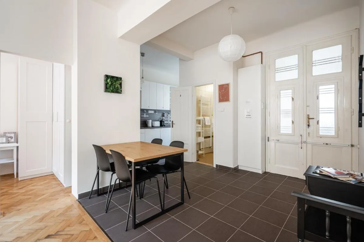 Image 2 of Liget Apartment