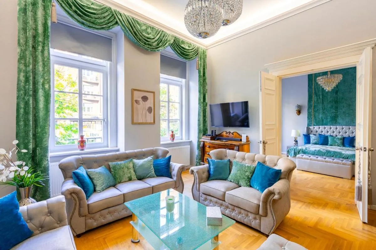 Image 4 of Liszt Ferenc old luxurious flat next to Synagogue