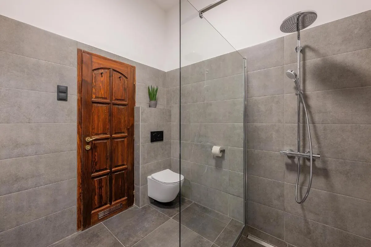 Image 6 of Liszt Modern Chic Apartment