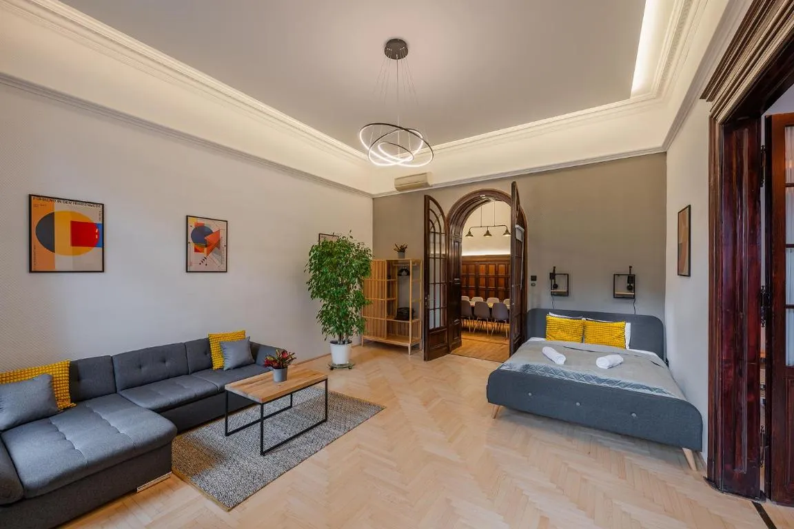 Image of Liszt Modern Chic Apartment