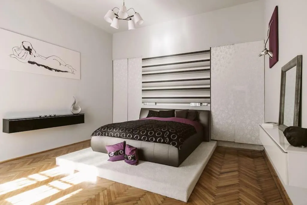 Image 6 of Lovely purplish apartment heart of the city