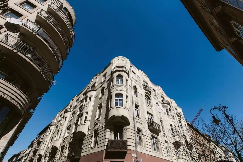 Image 5 of Lovely purplish apartment heart of the city