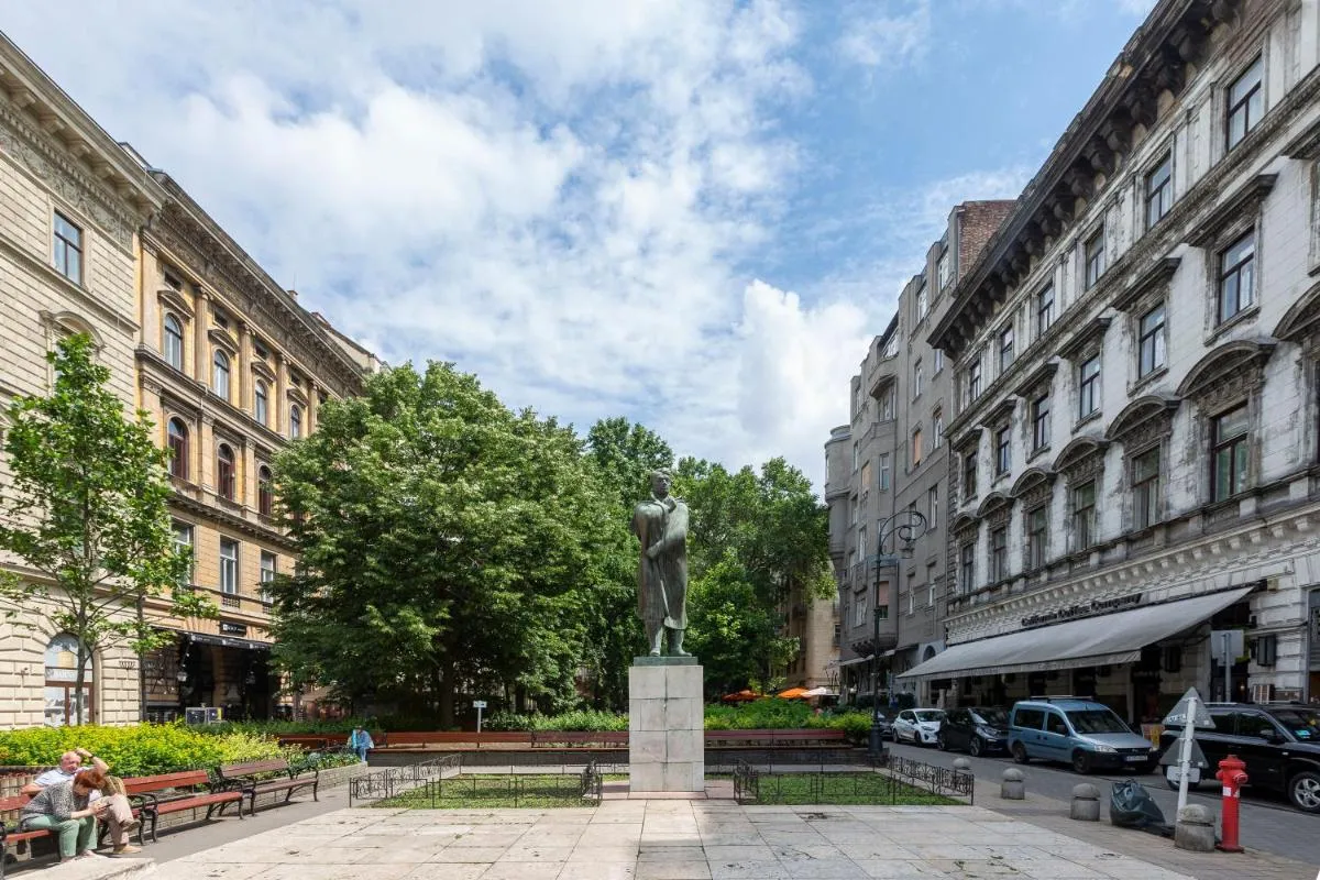 Image 5 of Luxurious Central Apartment in Liszt Ferenc Square