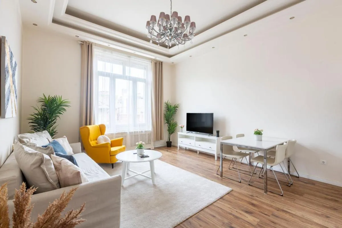 Image 4 of Luxurious Central Apartment in Liszt Ferenc Square