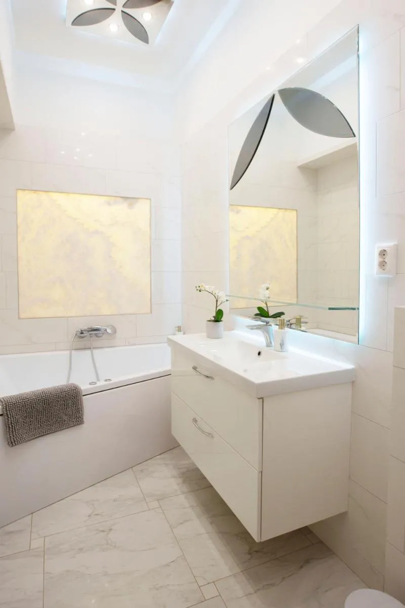 Image 3 of Luxurious Central Apartment next to the Danube River