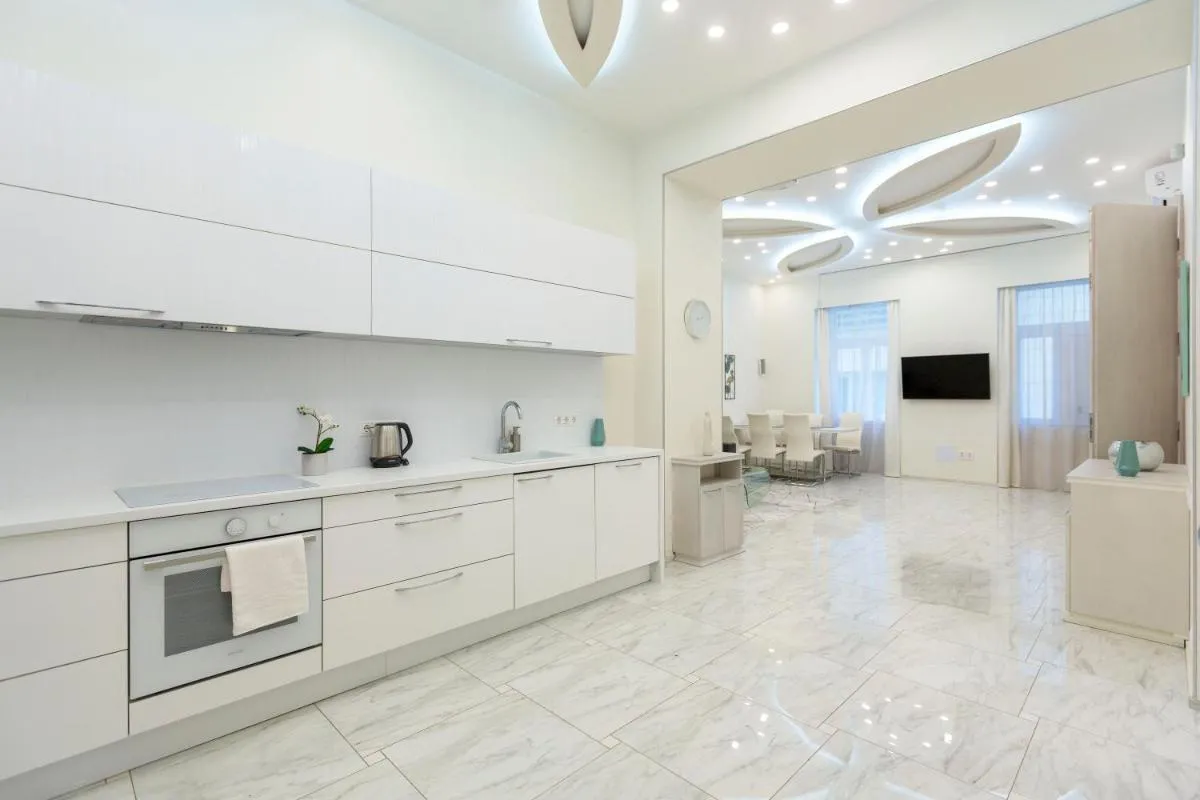 Image 2 of Luxurious Central Apartment next to the Danube River