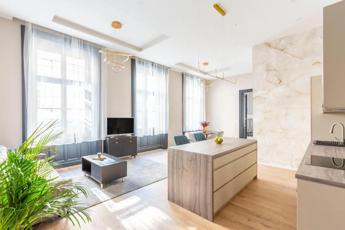 Image of Luxurious & Spacious Central Apartment in the Kertesz Street