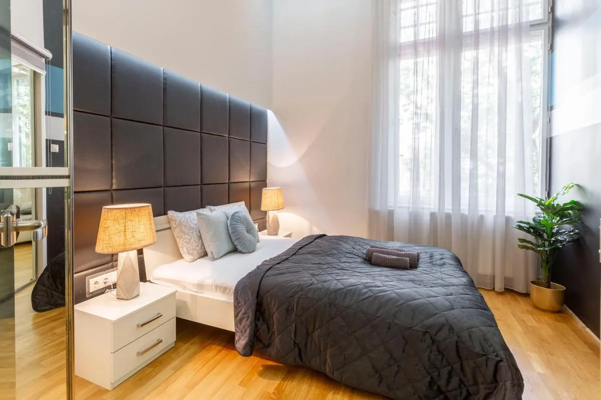 Image 1 of Luxurious & Spacious Downtown Residence in Liszt Ferenc Square