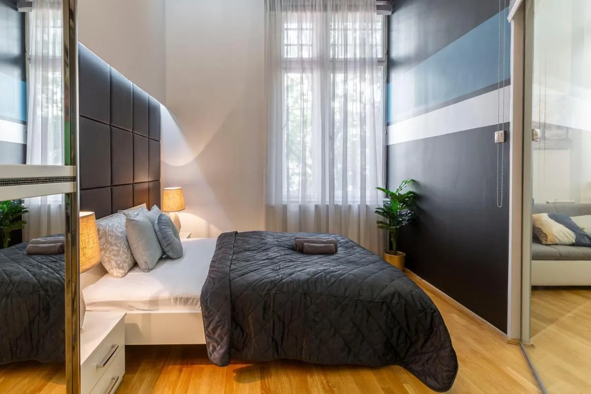 Image 6 of Luxurious & Spacious Downtown Residence in Liszt Ferenc Square