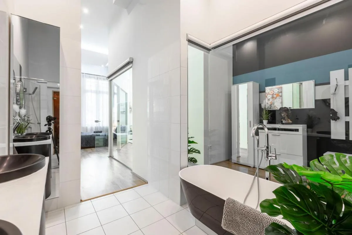 Image 2 of Luxurious & Spacious Downtown Residence in Liszt Ferenc Square