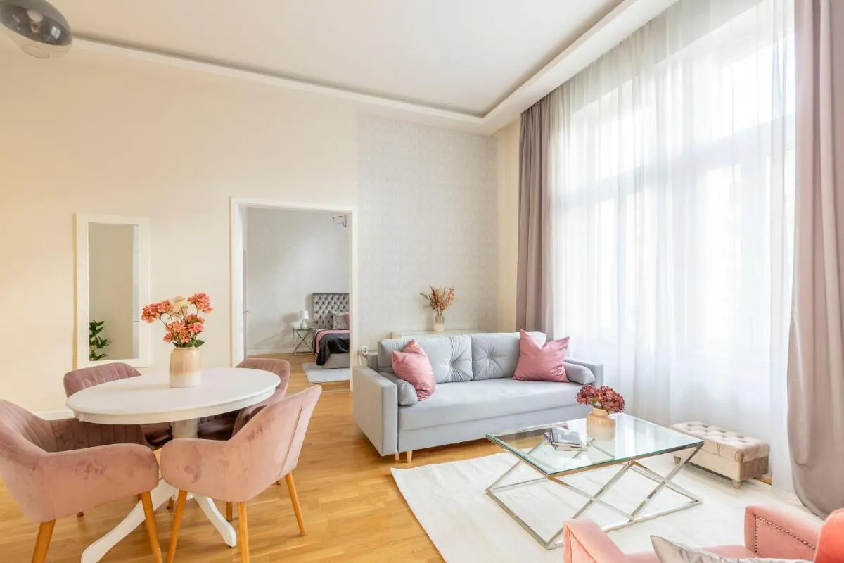 Image 2 of Luxury 3BEDRM 2BATHRM Apartment with Danube River View