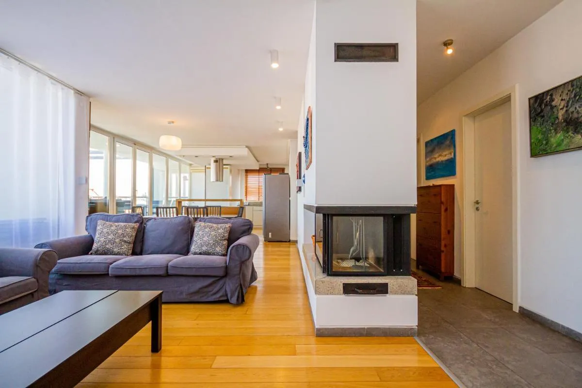 Image 4 of Luxury Apartment with balcony in Downtown